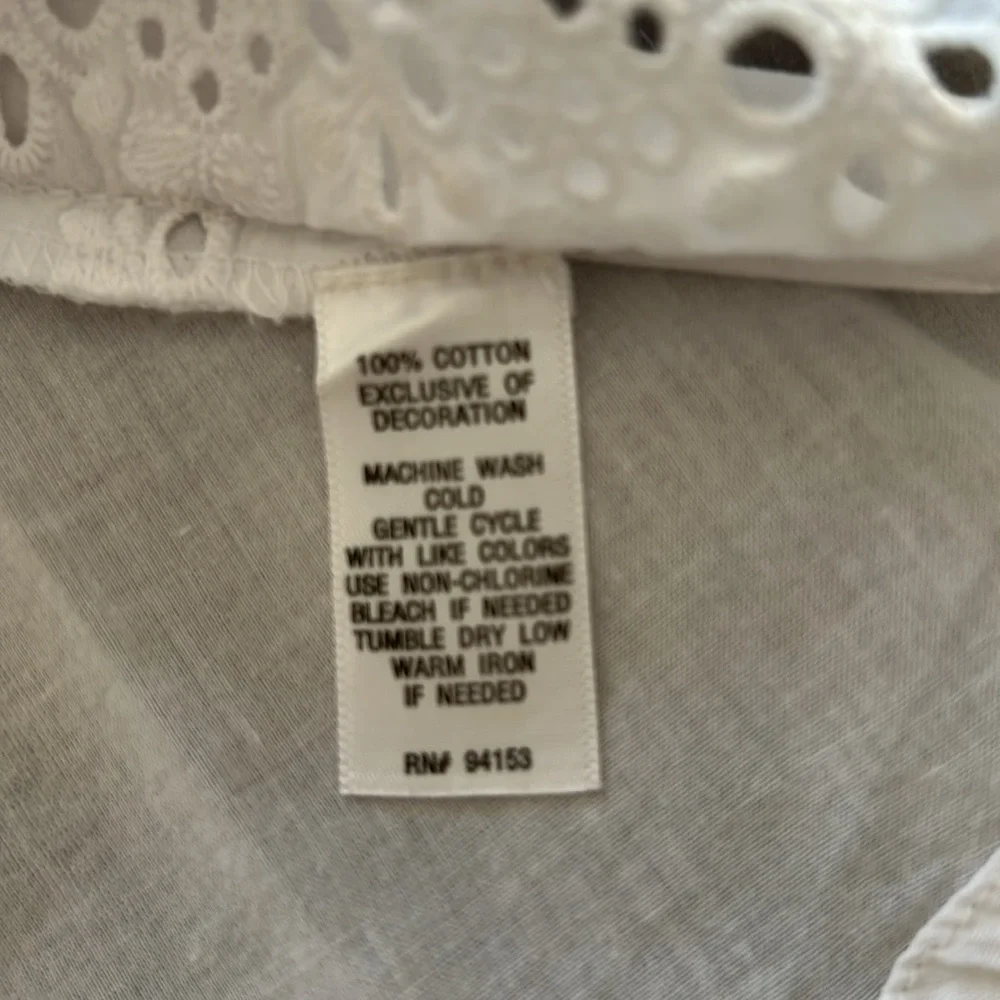 🌞 New Direction Bright White Sleeveless Appliqué Top - Picture 5 of 7